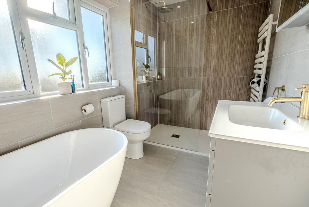 En Suite Bathroom