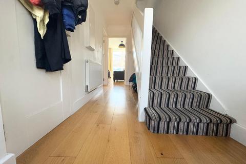 3 bedroom end of terrace house to rent, London SE15