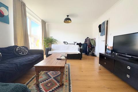 3 bedroom end of terrace house to rent, London SE15