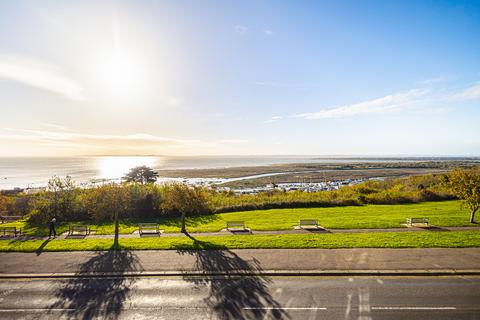 3 bedroom flat for sale, Marine Parade, Leigh-on-Sea, SS9