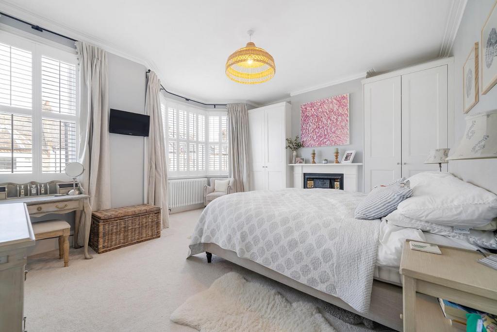 Bedroom (3).jpg
