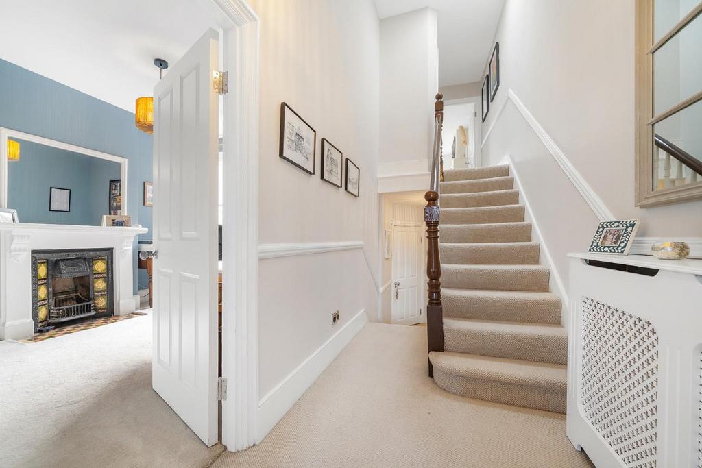 Hallway (1).jpg