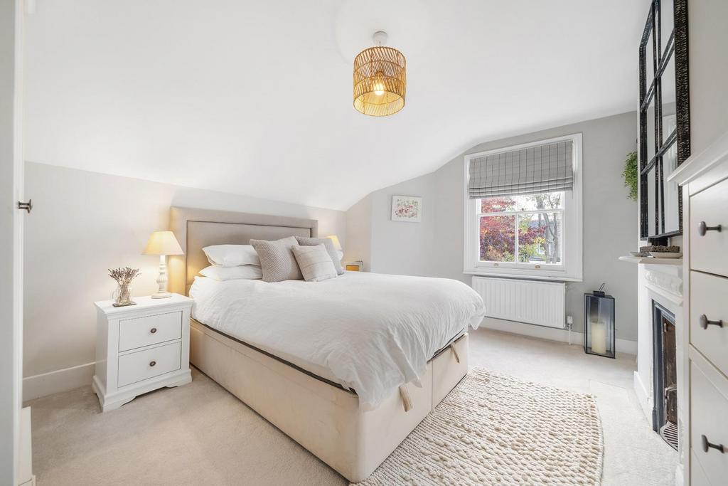 Bedroom (2).jpg