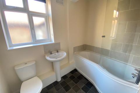 2 bedroom flat to rent, High Street, Boroughbridge, York