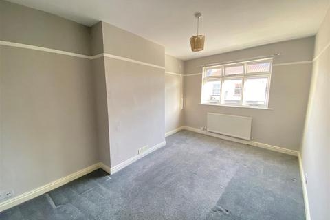 2 bedroom flat to rent, High Street, Boroughbridge, York