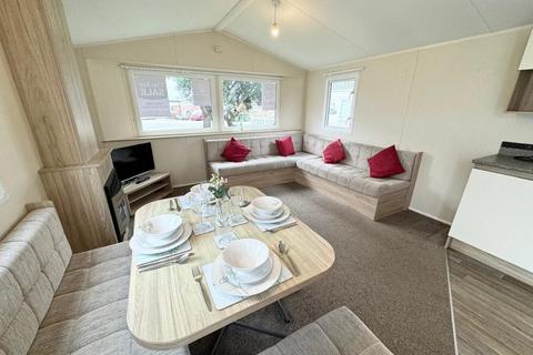 2 bedroom static caravan for sale, Solent Breezes Holiday Park