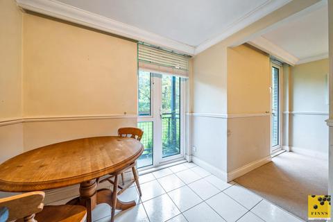 2 bedroom flat for sale, Sandwich Road, Dover CT15