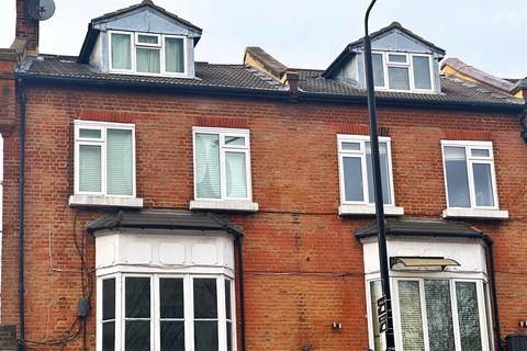 1 bedroom flat to rent, Battersea Park Road, London SW11