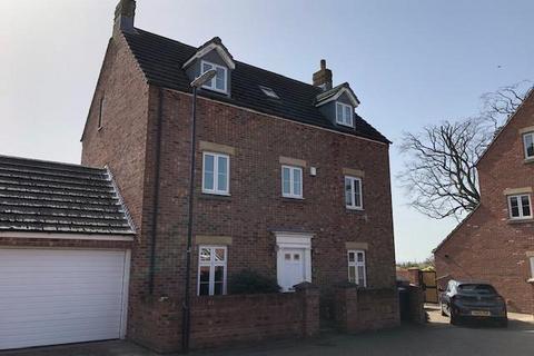 5 bedroom detached house to rent, Scholes Lodge Lane, Leeds