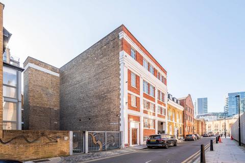 undefined, Fairclough Street, Aldgate, London, E1