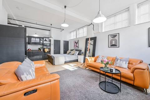 undefined, Fairclough Street, Aldgate, London, E1
