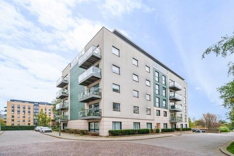 3 bedroom apartment for sale, Pump House Crescent, Brentford