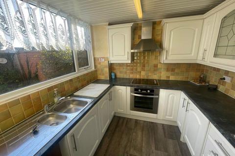 3 bedroom house to rent, Headingley Close, Darlington DL1