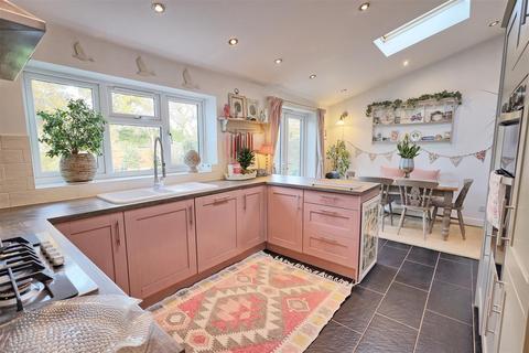 3 bedroom semi-detached house for sale, Hansells Mead, Roydon CM19