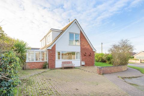 4 bedroom detached house for sale, Winifred Way, Caister-On-Sea