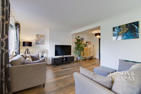 95 Maplestead, Basildon, SS14 2ST
