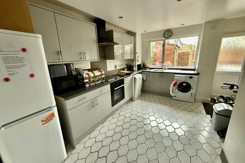 1 bedroom in a house share to rent, Greenlaw, Wellingborough