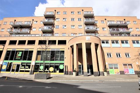 3 bedroom flat to rent, Whitestone Way, Croydon, CR0