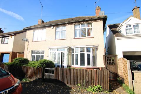 3 bedroom detached house to rent, Blandford Avenue, Kettering NN16