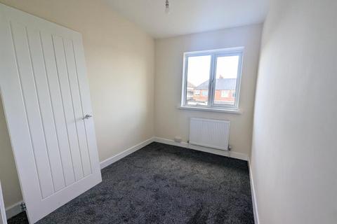 3 bedroom terraced house to rent, Barnett Road