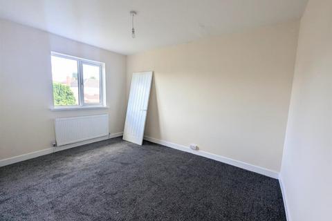 3 bedroom terraced house to rent, Barnett Road