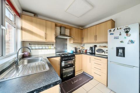 2 bedroom terraced house for sale, Aylesbury,  HP20,  Buckinghamshire,  HP20