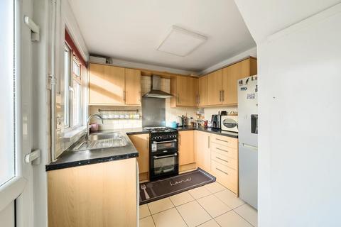 2 bedroom terraced house for sale, Aylesbury,  HP20,  Buckinghamshire,  HP20