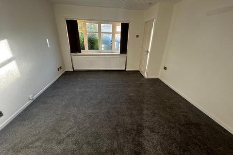 3 bedroom semi-detached house to rent, Crantock Drive, Stalybridge,