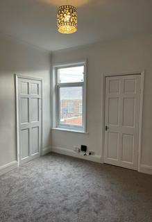 2 bedroom flat to rent, Hedworth Terrace, Houghton le Spring, Tyne And Wear