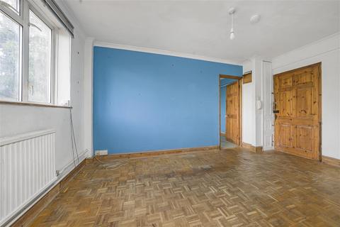 1 bedroom apartment for sale, Harwood Court, Upper Richmond Road, London