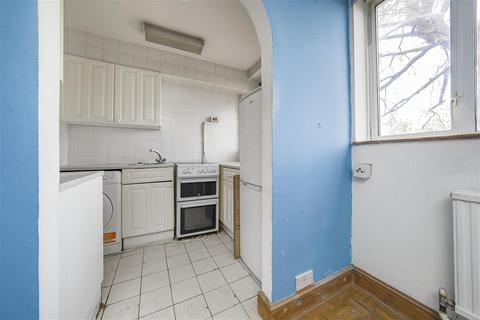 1 bedroom apartment for sale, Harwood Court, Upper Richmond Road, London