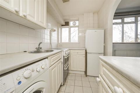 1 bedroom apartment for sale, Harwood Court, Upper Richmond Road, London