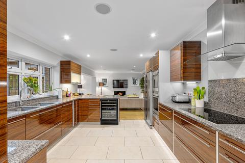 71 Harestone Hill, Caterham, CR3 6DX