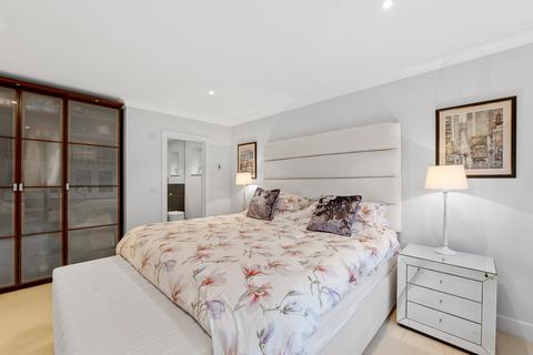 71 Harestone Hill, Caterham, CR3 6DX