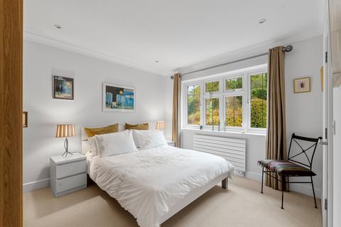 71 Harestone Hill, Caterham, CR3 6DX