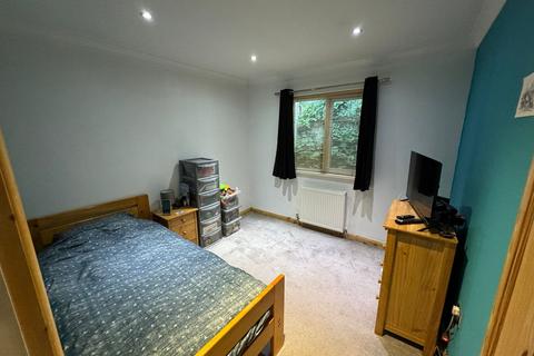 33a Alanbrooke, Gravesend, DA12 1NA