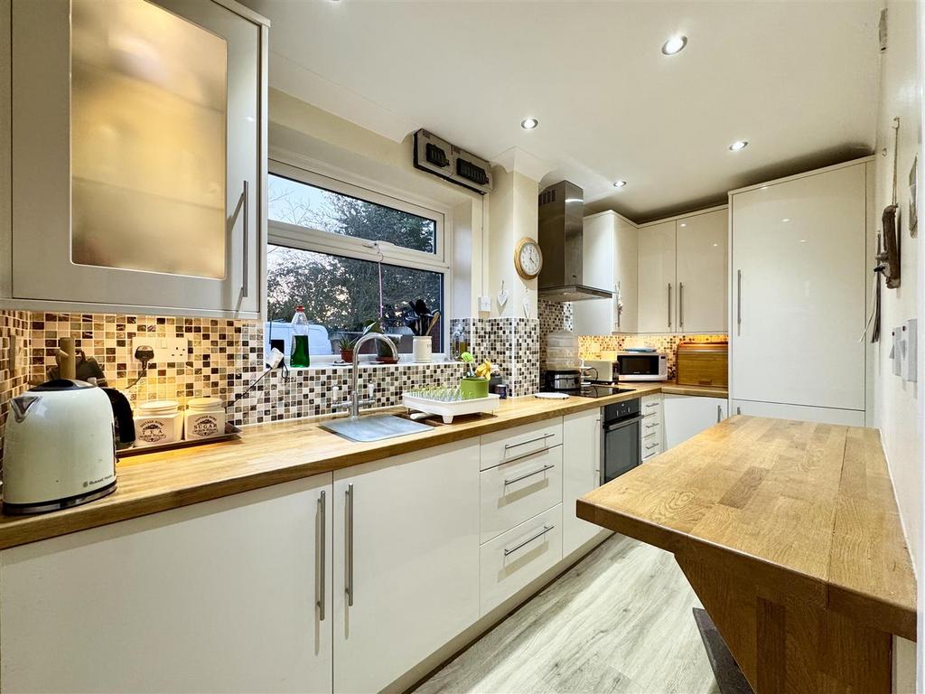 Temp Image37vxr I.jpg