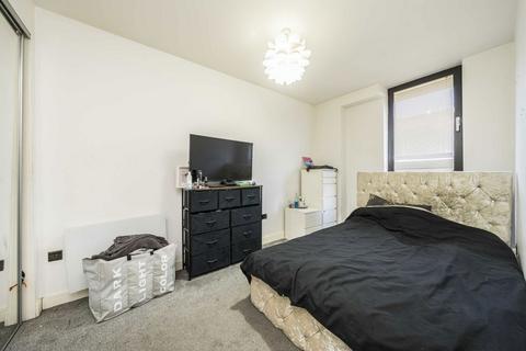 1 bedroom flat to rent, Staines Road West, Sunbury-On-Thames TW16