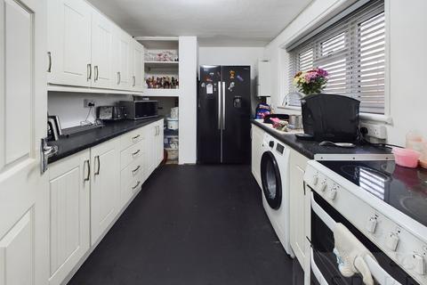 2 bedroom maisonette for sale, Durham Close, Crawley RH10