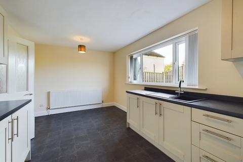 3 bedroom detached house to rent, Nottingham Road, Langley Mill, Nottingham, Derbyshire, NG16 4HG