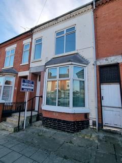 3 bedroom terraced house to rent, Gipsy Lane, Leicester, LE4