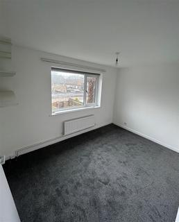 2 bedroom end of terrace house to rent, 51 Crusader Road