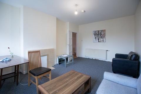 3 bedroom flat for sale, Fieldhead Drive, Glasgow G43