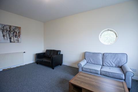 3 bedroom flat for sale, Fieldhead Drive, Glasgow G43