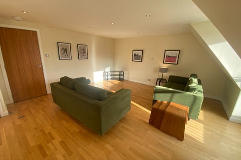 3 bedroom flat to rent, Valleyfield Street, Tollcross, Edinburgh, EH3