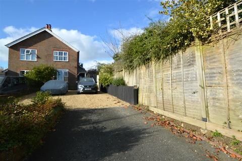 3 bedroom house to rent, Beeches Road, Crowborough