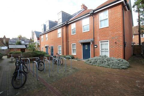 Studio to rent, Queningate Mews, Canterbury