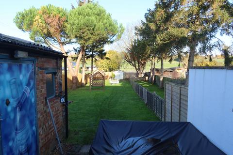 2 bedroom terraced house to rent, Suttons Cottages, Clement Street, Swanley