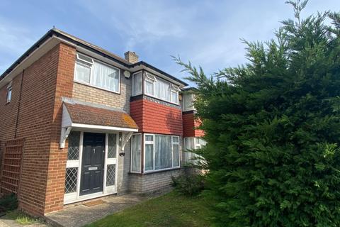 3 bedroom semi-detached house to rent, Britannia Drive, Gravesend, Kent, DA12 4RR