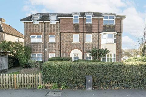 2 bedroom flat to rent, Main Street, Hanworth TW13